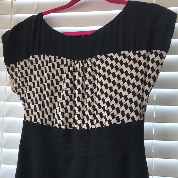 Dress - Picture 2 of 8